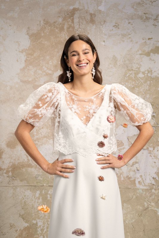 Ambre et top robe de mariee dentelle face elsa gary